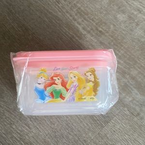 Microwaveable 2size sealed container